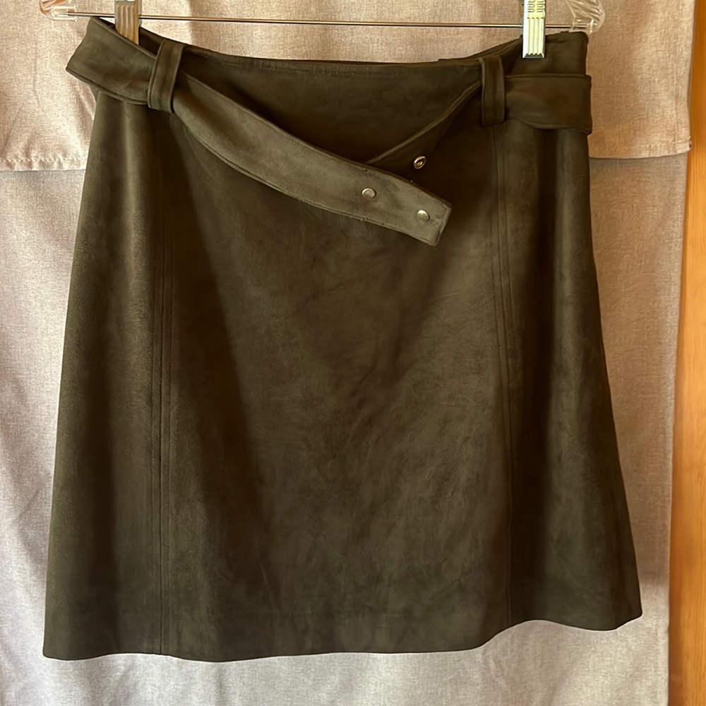 Suede green A-line skirt, super comfortable